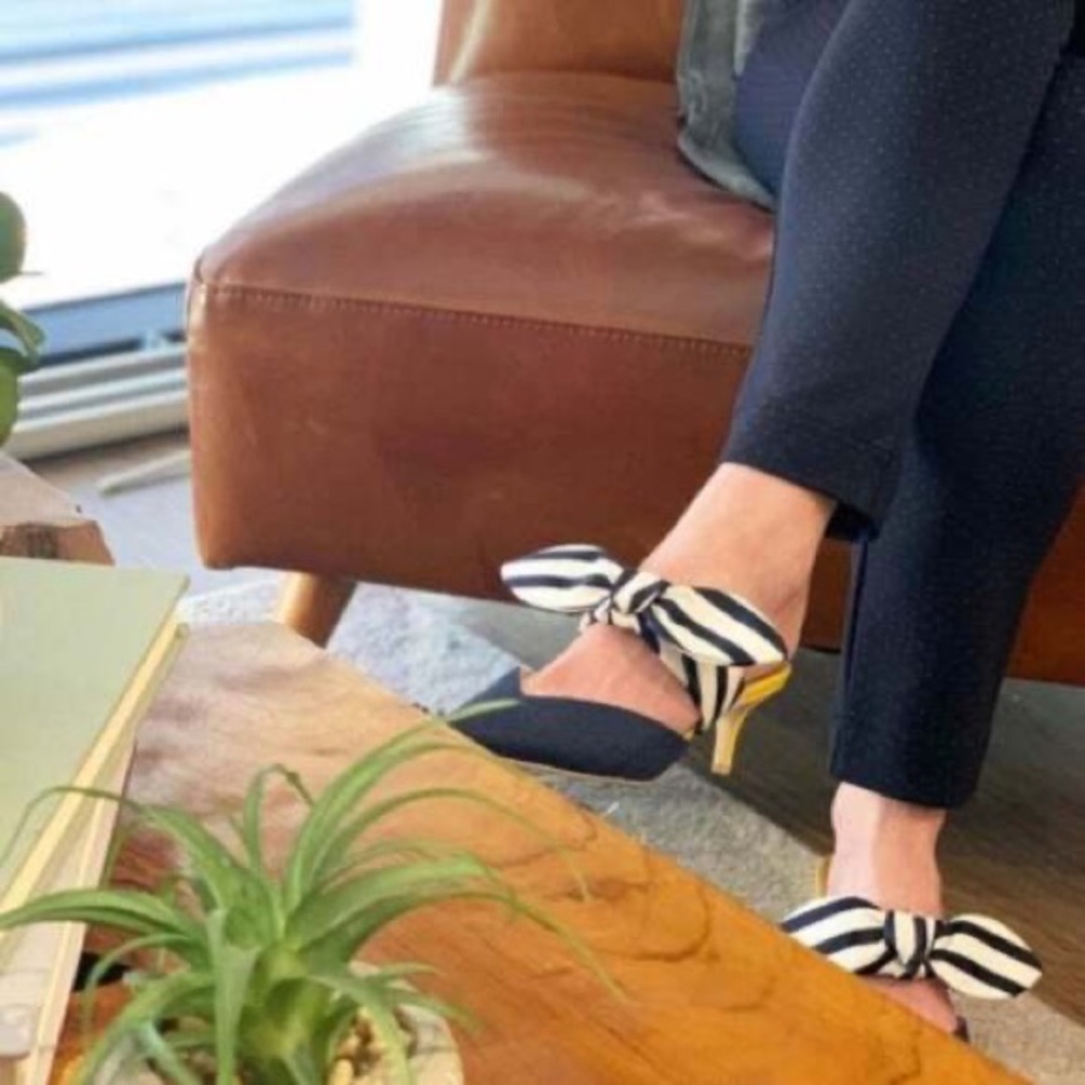 CAbi #6022 Bow Kitten Heel Mule Shoes Navy Yellow
Size 8 NWOT